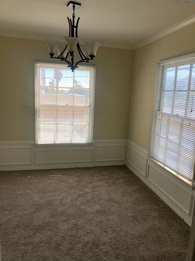 Dining Room - 312 N St Andrews Plz