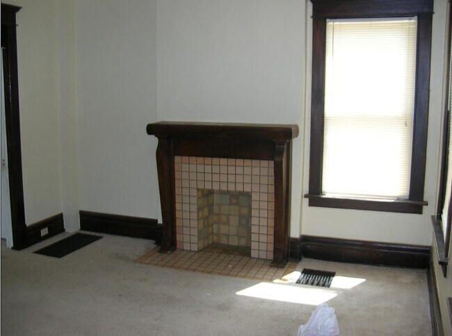 Foto del edificio - 1586 Indianola Ave