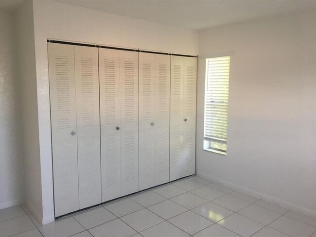 Foto del edificio - 5831 SW 36th Ct
