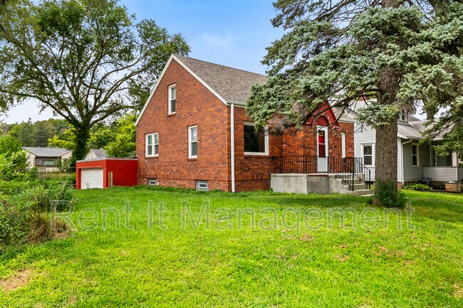 Building Photo - 4102 N 40th Ave