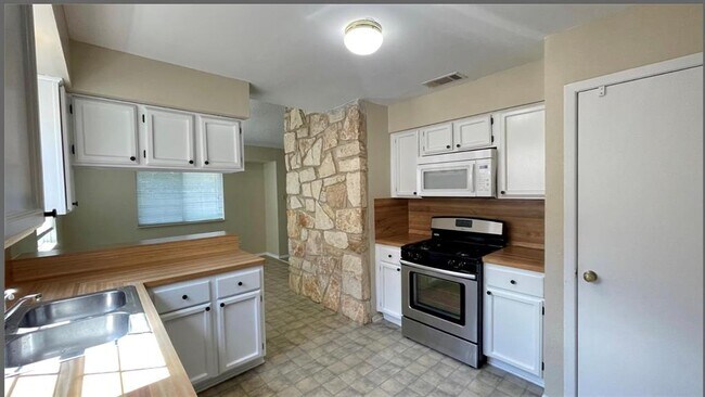 Foto del edificio - 509 Riverwood Dr