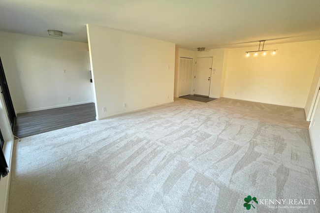 Foto del edificio - Large Updated 3 Bedroom Condo in Foster City