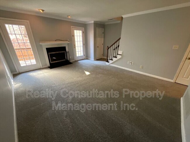 Building Photo - 2802 Park Pl