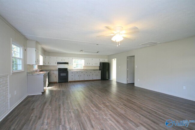 Foto del edificio - 8848 Sims Rd