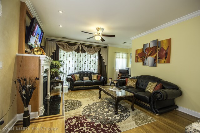 Foto del edificio - 5305 W Leland Ave
