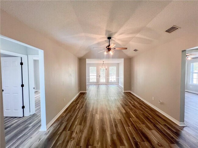 Building Photo - 8356 Oak Pointe Ct