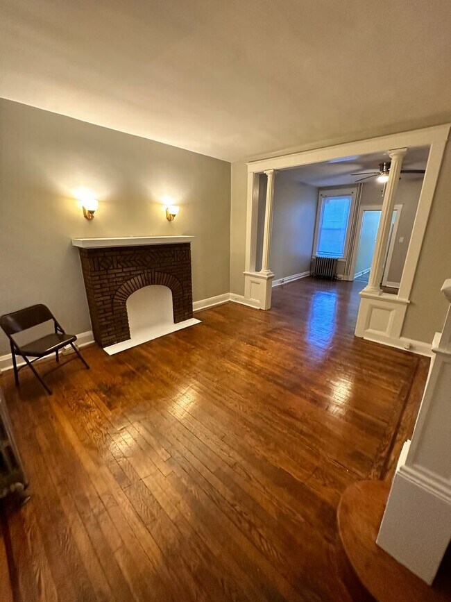Building Photo - Affordable row home in Catonsville!