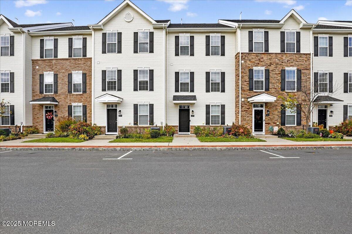 Foto principal - 107 Celebration Blvd