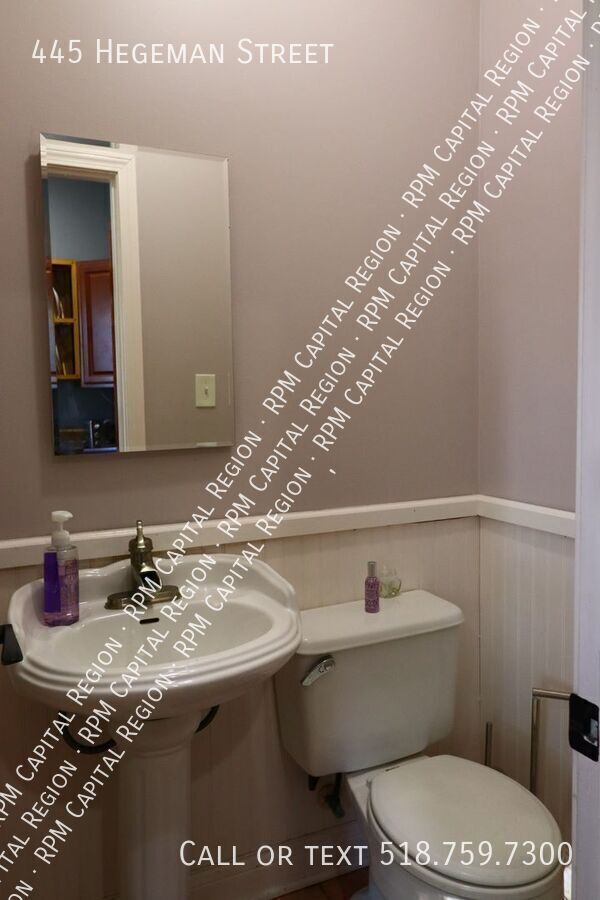 Foto del edificio - 445 Hegeman St