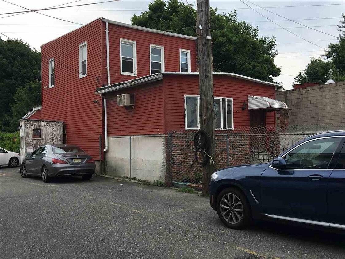 819 Newark Ave, Jersey City, NJ 07306 House Rental in Jersey City, NJ