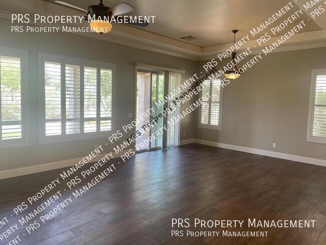 Building Photo - 4626 E Blue Spruce Ln