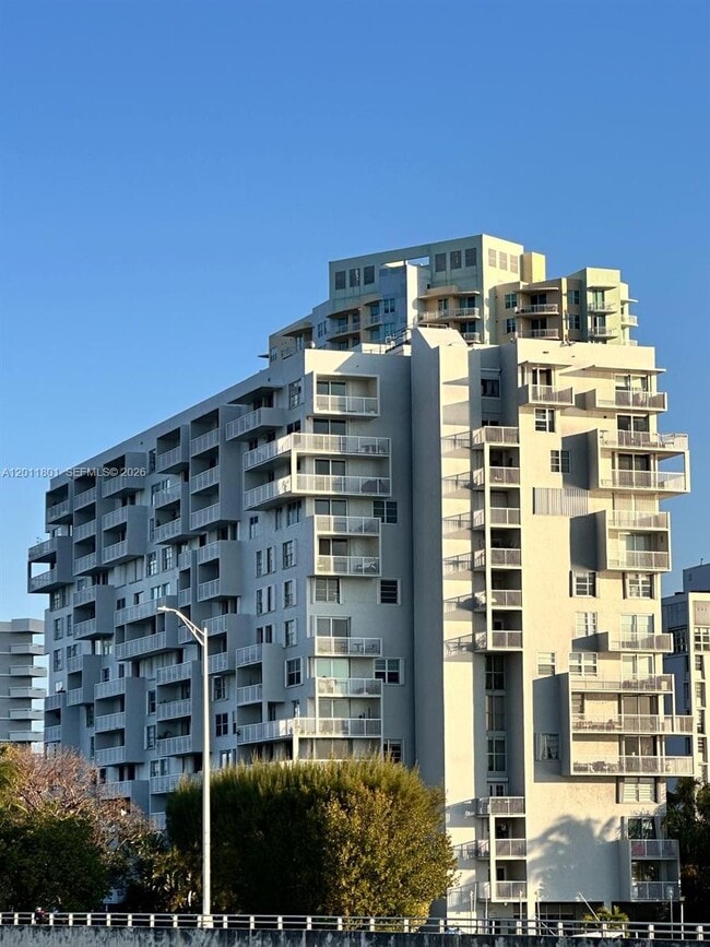 Foto del edificio - 150 SE 25th Rd