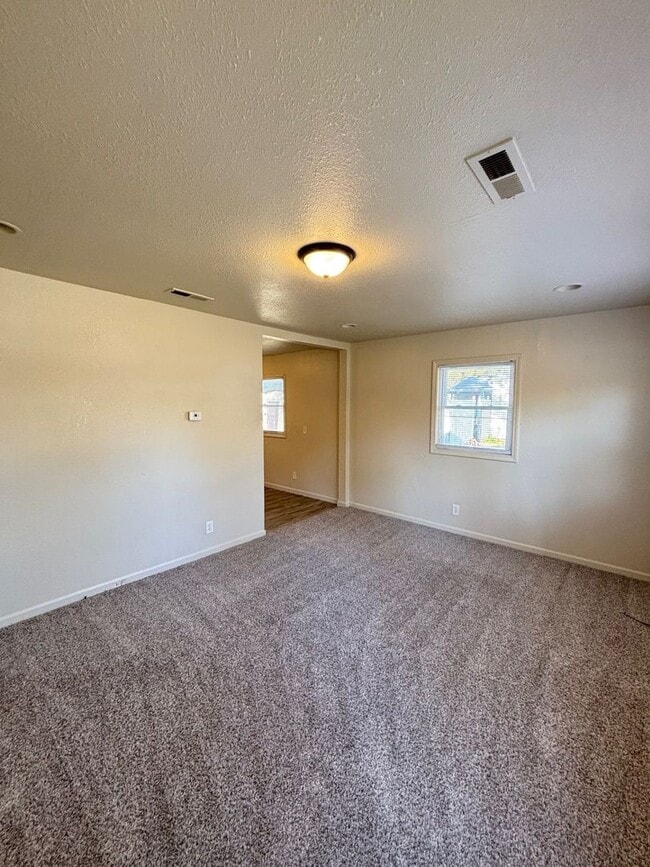 Building Photo - 27 Winding Ln