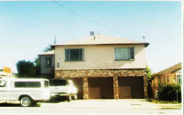 Building Photo - 5009-5015 Barrett Ave