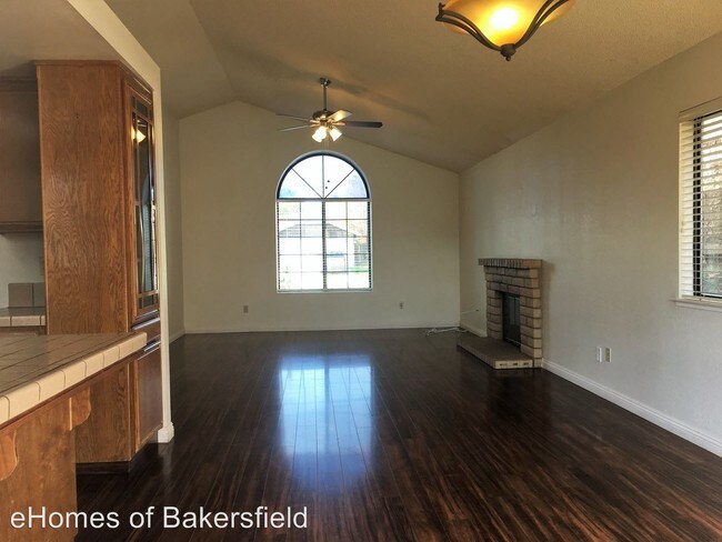 Building Photo - 2821 Ravall St