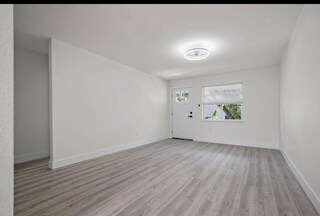 Foto del edificio - 1832 Pineapple Ave