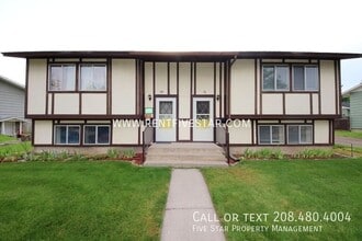 Building Photo - 36 Temple Ave