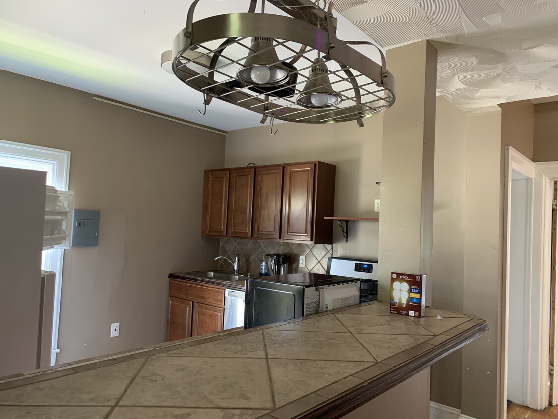 Kitchen - 111 Osmun Pl
