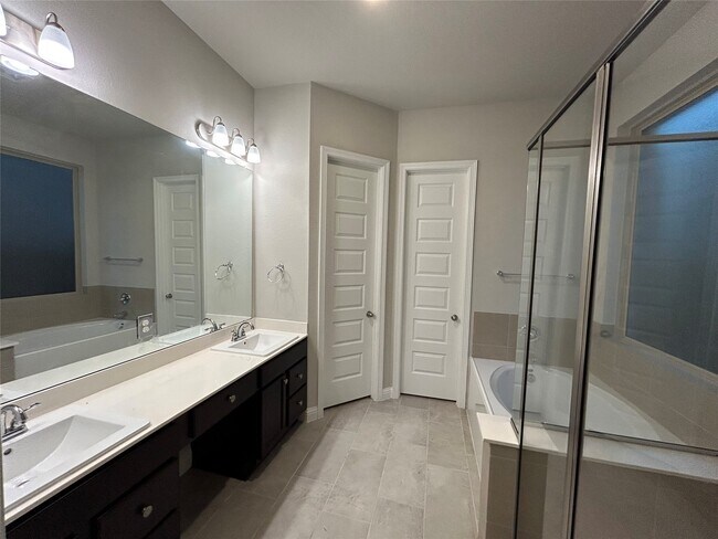 Foto del edificio - 326 Summer Landing Ct