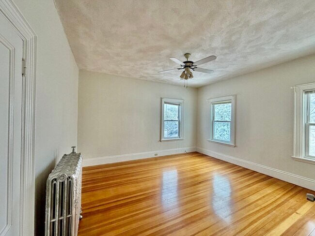 Foto del edificio - 107 Lincoln Ave