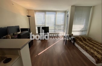 Building Photo - 939 Expo Blvd