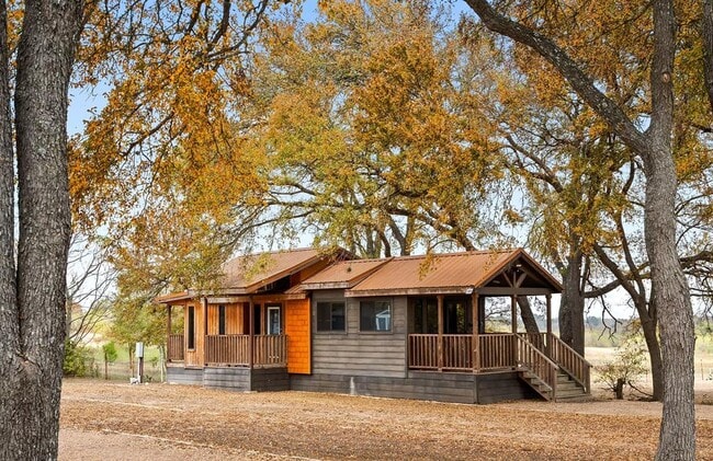 Building Photo - 300 Park Ave