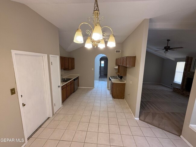 Building Photo - 741 Villa Vanessa Dr