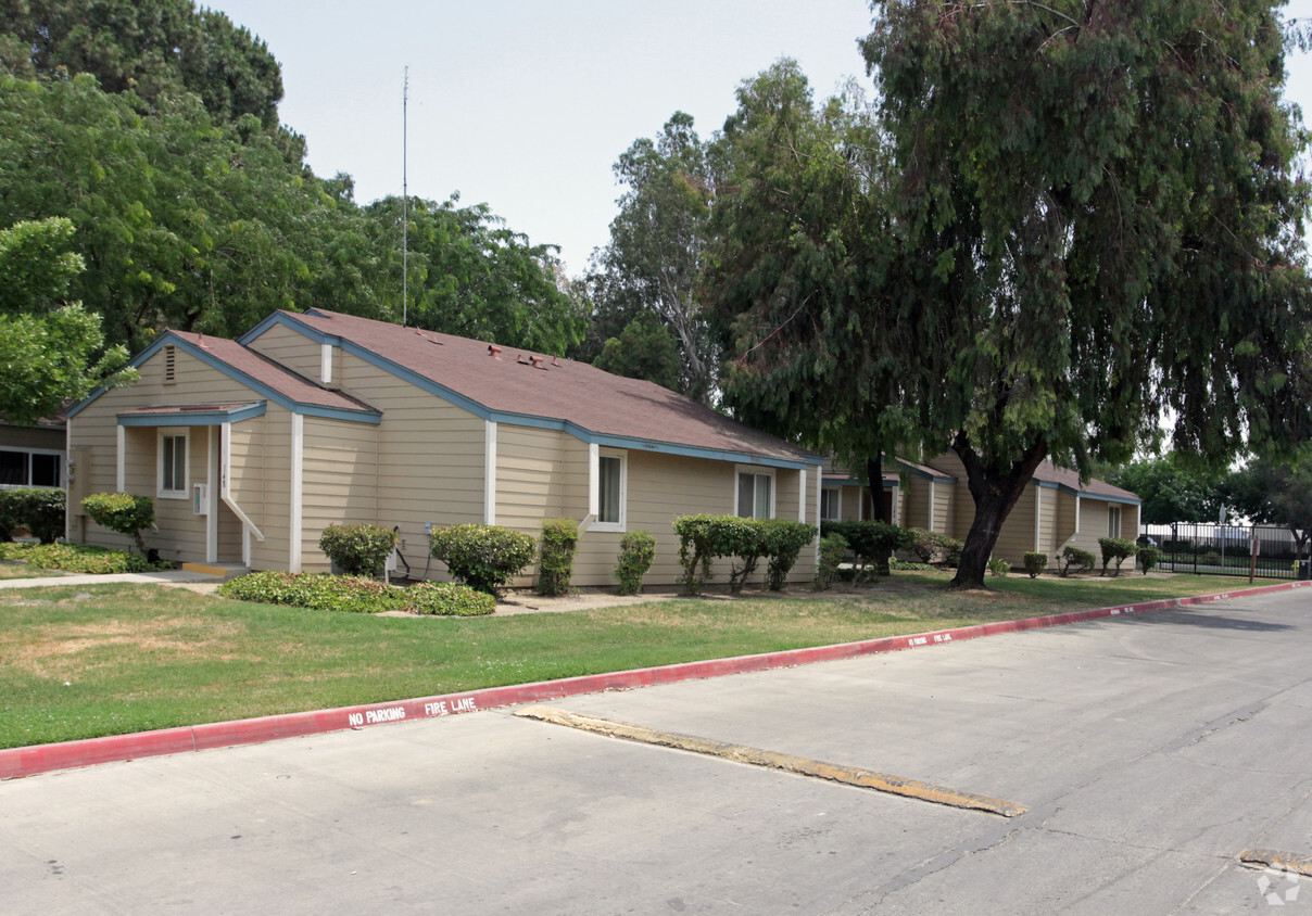 Building Photo - Whitley Gardens Apartments