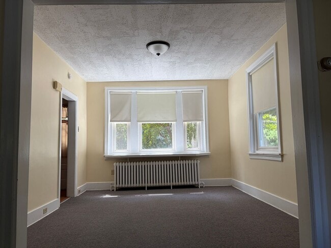 Building Photo - 936 Hamilton Pl