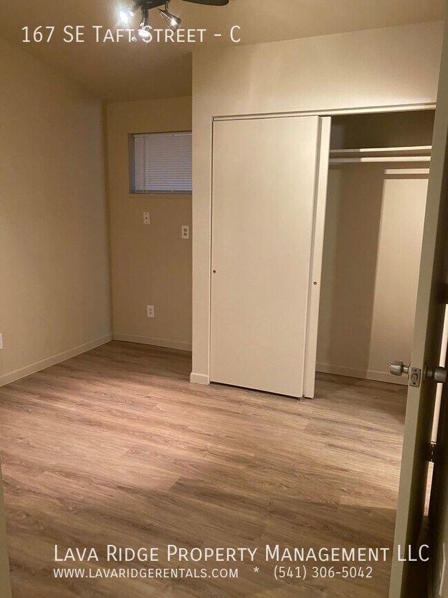 Foto del edificio - 167 SE Taft Ave