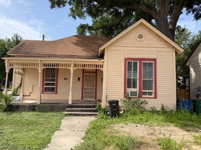 Building Photo - 1750 E Commerce St