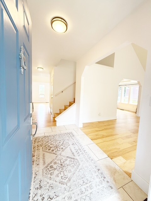 Building Photo - 1128 NW Thornwood Cir