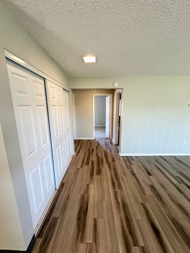 Building Photo - Charming 2 Bedroom in Aurora.