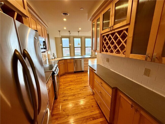 Foto del edificio - 72 E Market St