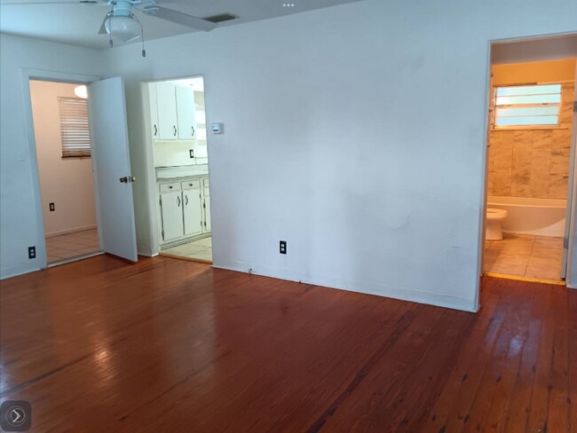 Building Photo - 141 White St