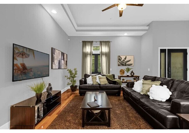 Building Photo - 14545 Damai Ln