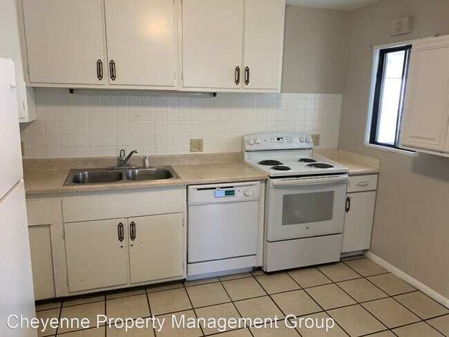 Building Photo - 5 br, 3 bath House - 6911 Manhattan Lane