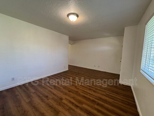 Foto del edificio - 154 E 100 N