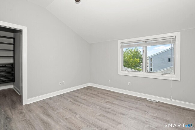 Foto del edificio - 260 Breakers Ln