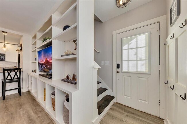 Building Photo - 153 Hood Park Ct