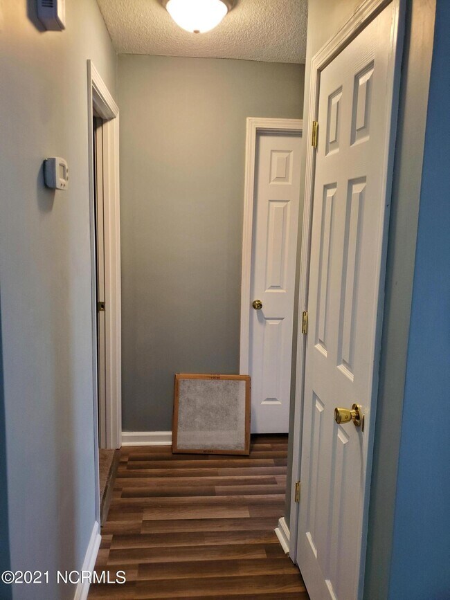 Foto del edificio - 232 Cedar Creek Dr