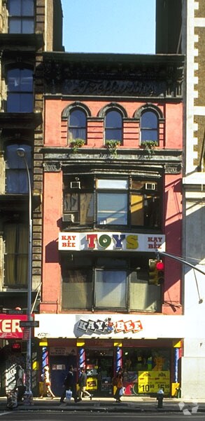Primary Photo - 732 Broadway