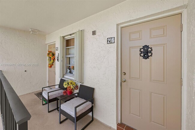 Foto del edificio - 110 Lake Meryl Dr