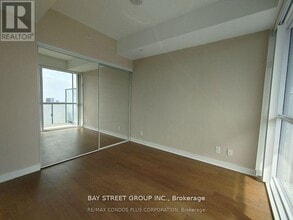 Building Photo - 15 Grenville St