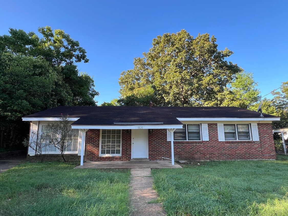 Primary Photo - Home for Rent in Montgomery