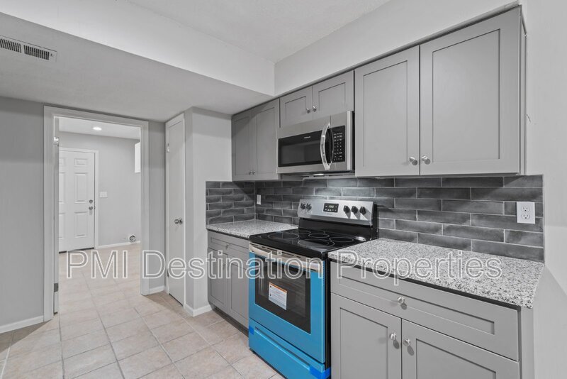 Foto principal - 16306 W 141st Terrace