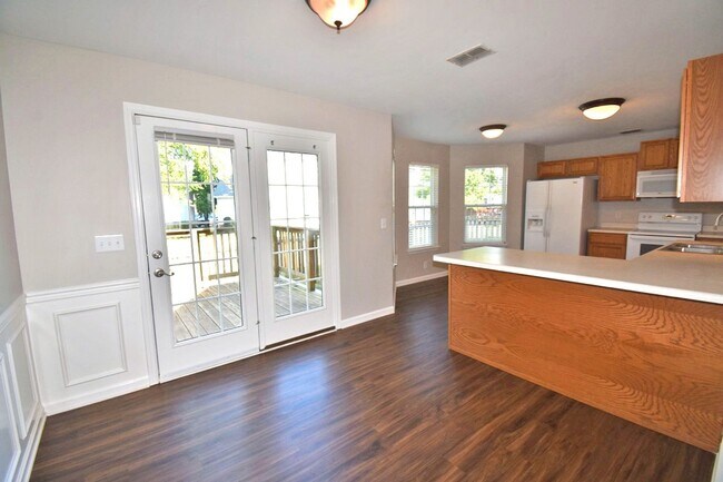 Building Photo - Large 5BR/2.5BA+Bonus Mboro home in Oaklan...