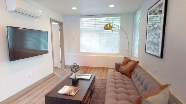 Photo - 3308 Claremont Ave S Townhome
