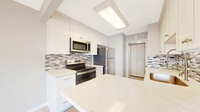 Foto del edificio - Sunnyvale Townhome, 3 beds 1.5 baths, Nice...
