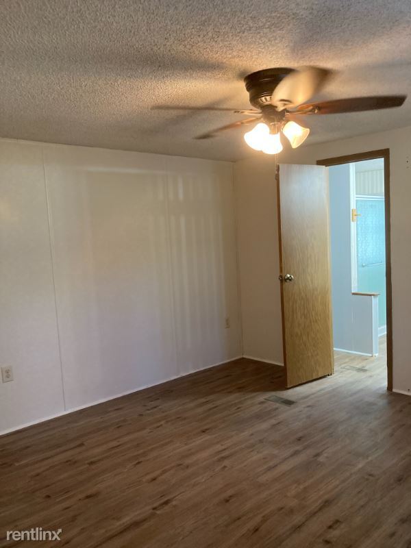 Foto del edificio - 3 br, 2 bath Mobile Home - 10680 Obrien Rd